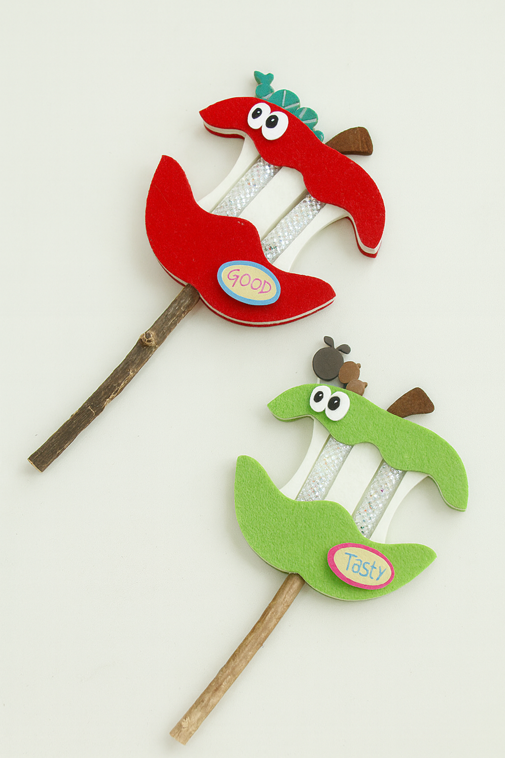 PawLikee Tasty Apple Jingle